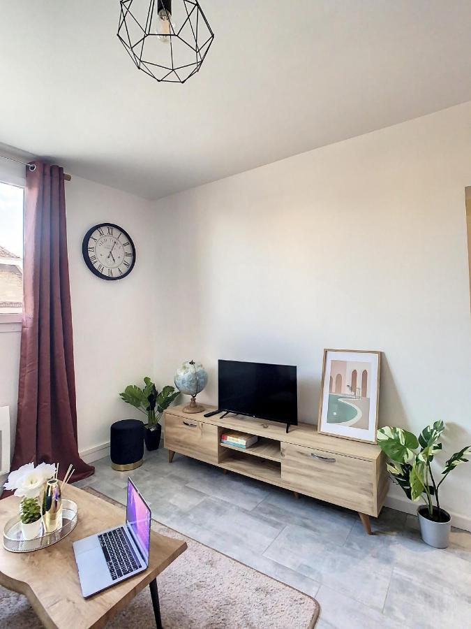 Joli Studio Meuble Tout Equipe Hyper Centre Wifi Apartment Troyes Exterior foto